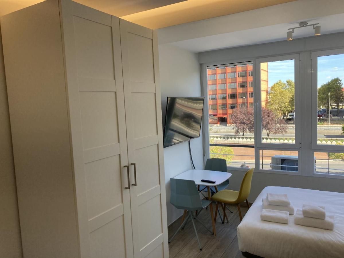 Castellana Skyline Madrid Apartments ภายนอก รูปภาพ