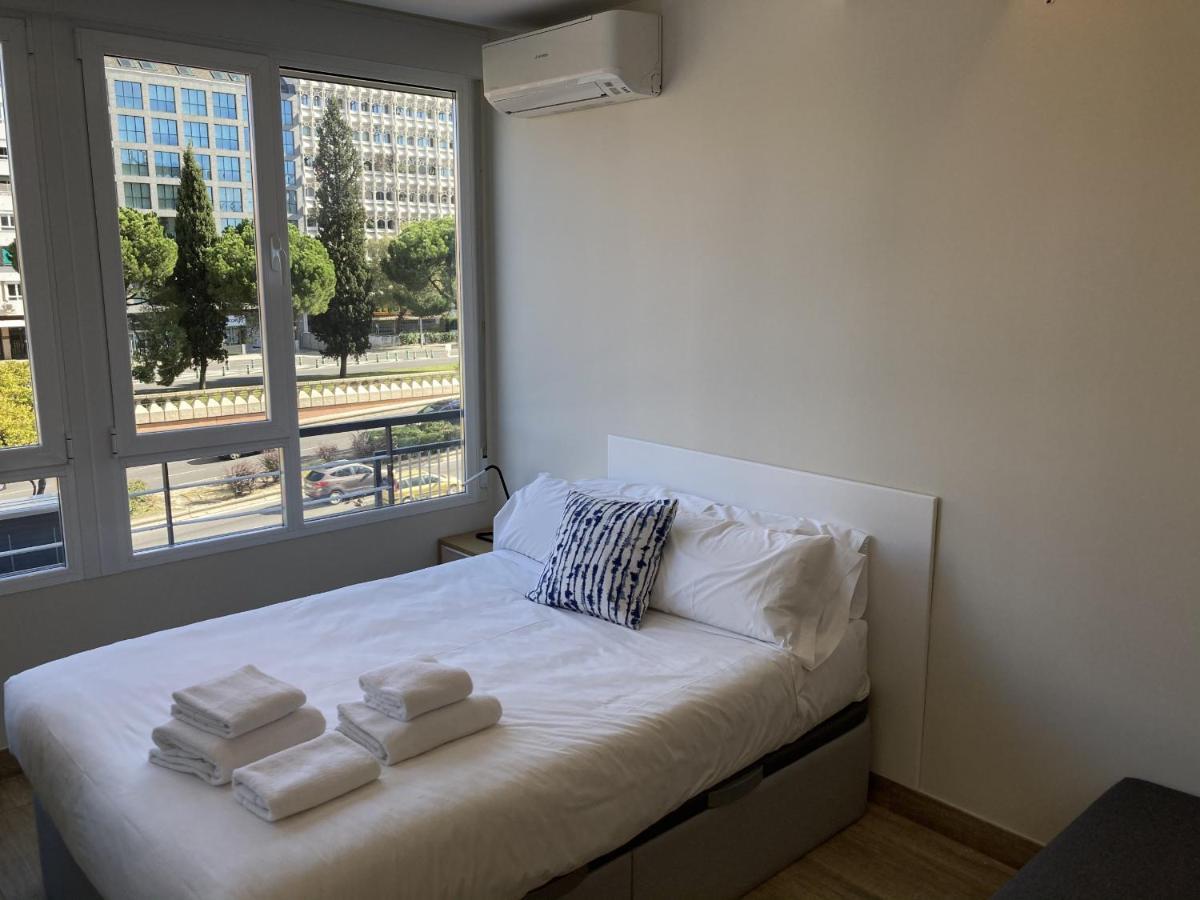 Castellana Skyline Madrid Apartments ภายนอก รูปภาพ